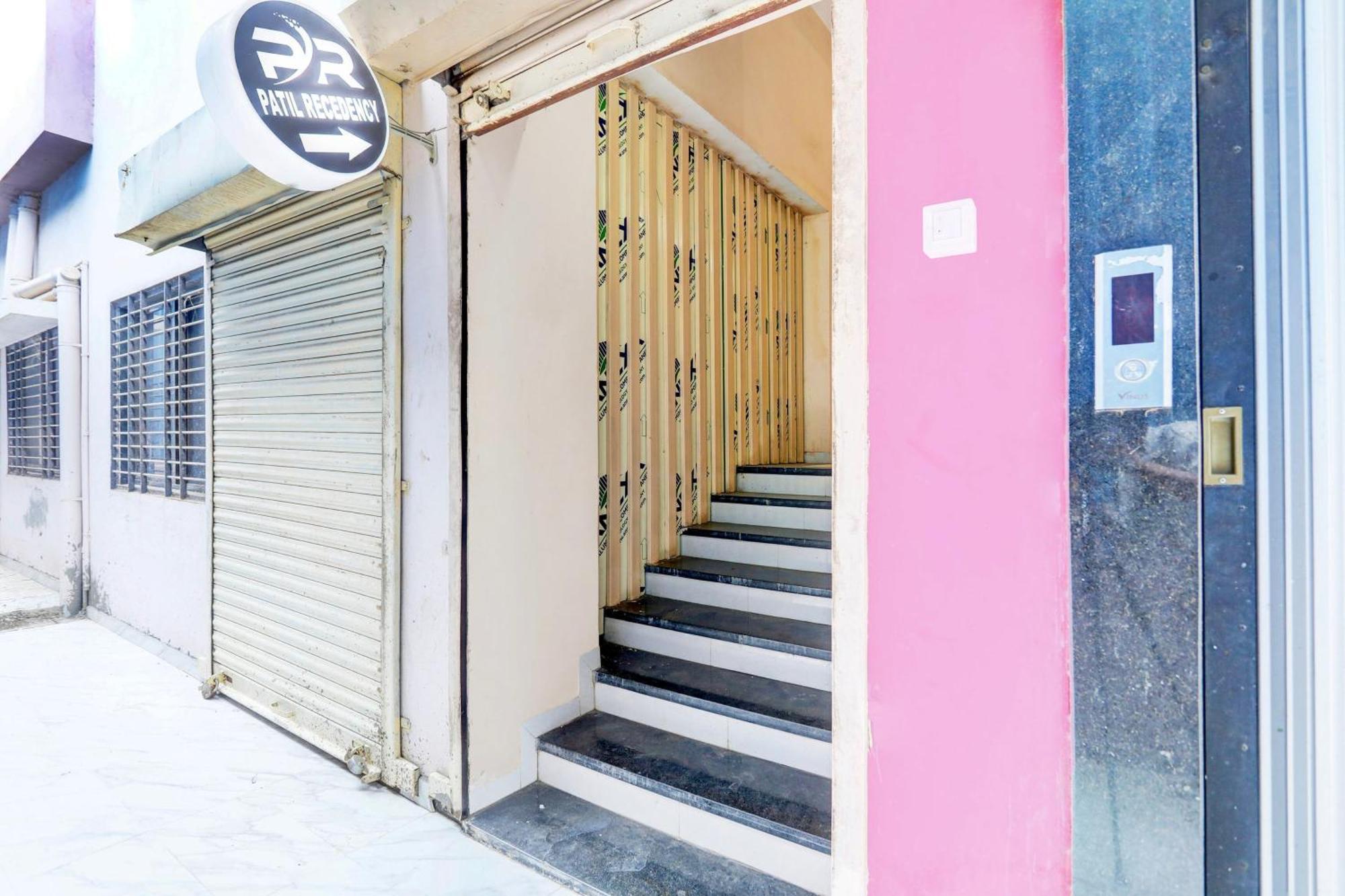 Hotel O Patil Residency Lodging Shahada 外观 照片